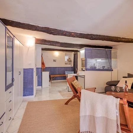 Old Castle - Happy *